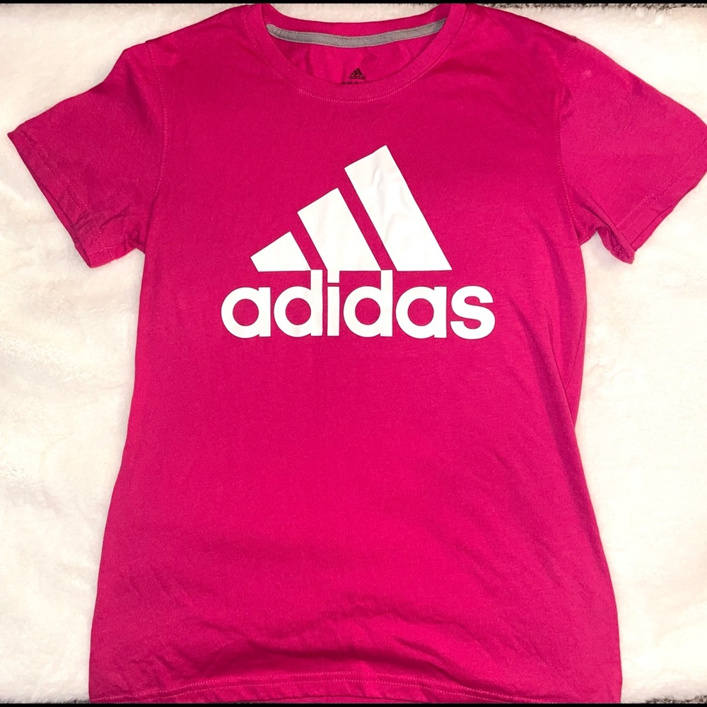 Adidas/ The go-to performance Tee/ Pink/ XS